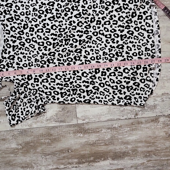 Cold Shoulder Leopard Print Top - Picture 8 of 8